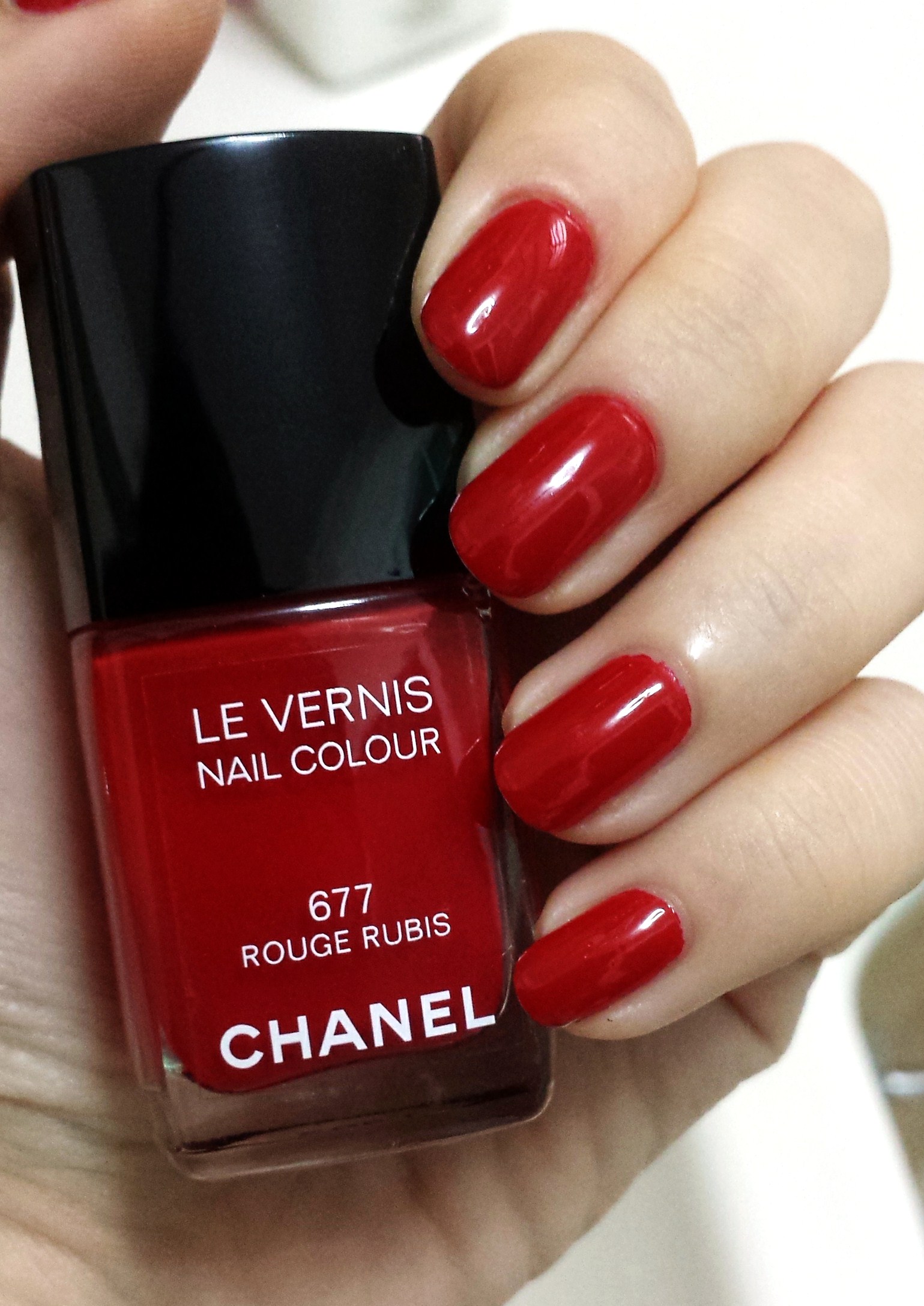 Chanel Le Vernis nail colour: Rouge rubis 677 review and swatches – Jolene  Tay